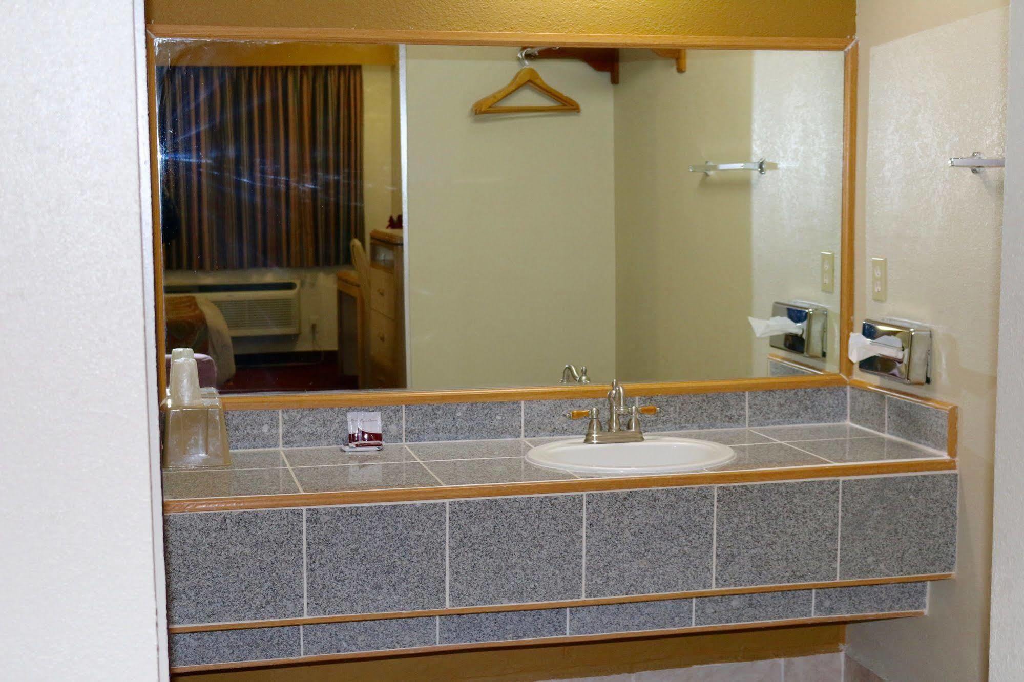 Motel Budget